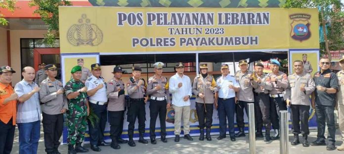 IMG_000000_000000-59-696x313