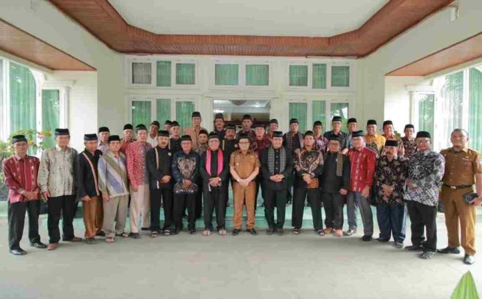 IMG_000000_000000-25-696x432