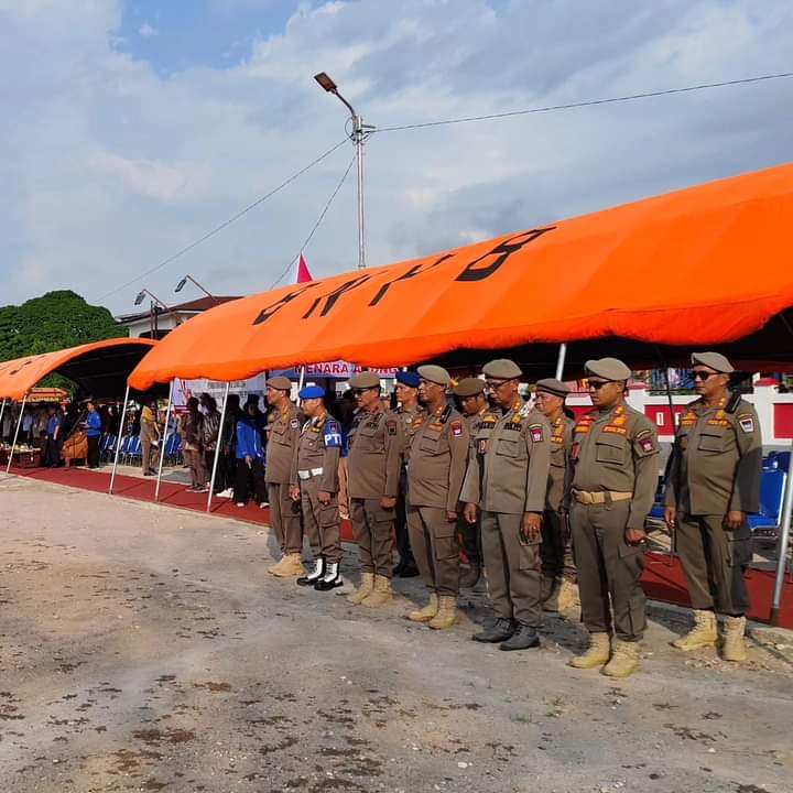 Upacara pengkukuhan pembentukan tim TRC Satlinmas Satpol PP Padang