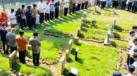 Pemko padang mendatangi dan menziarahi makam walikota pertama kota tersebut