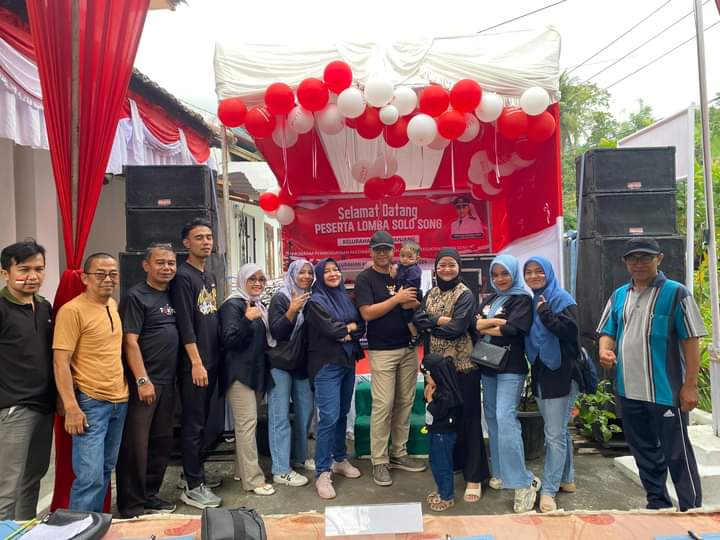 Lomba lagu mewarnai hari HUT RI di padang panjang