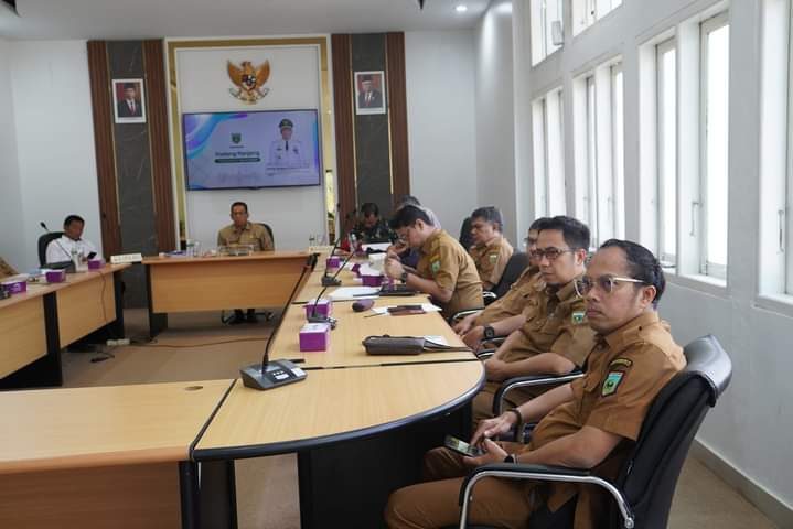 Rapat pembahasan perekonomian di padang panjang