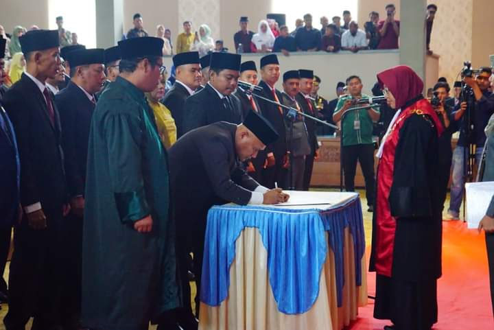 Pelantikan 30 anggota DPRD Dharmasraya