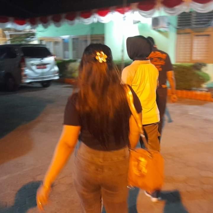 FB_IMG_1725108643172 Seorang wanita yang ditemukan di salah satu penginapan dibawa ke Mako Satpol PP