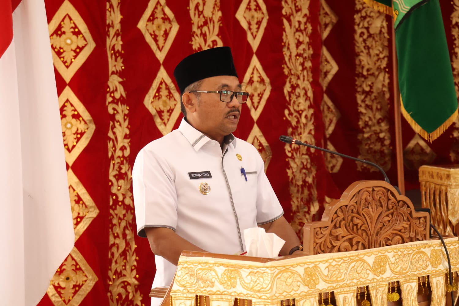Pj Wako Payakumbuh sampaikan nota keuangan rancangan perubahan APBD di gedung dprd