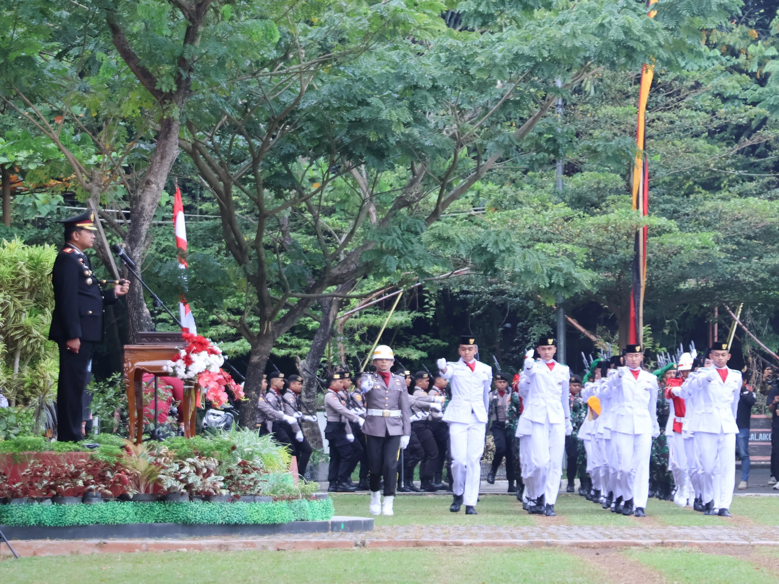 Kapolres Payakumbuh AKBP Ricky Ricardo bertindak selaku Irup upacara HUT RI di Balaikota