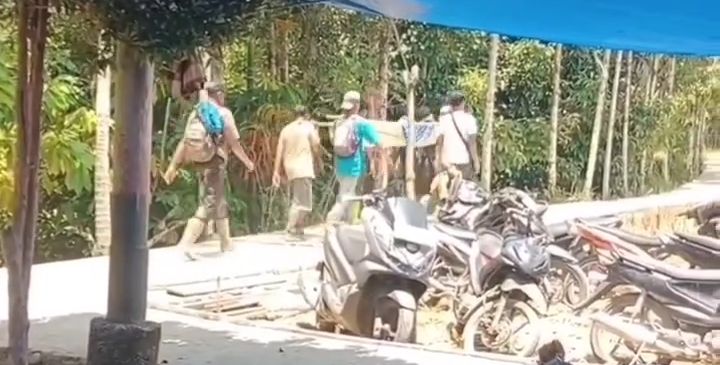 Salah satu korban tewas di pertambangan dievakuasi tim SAR