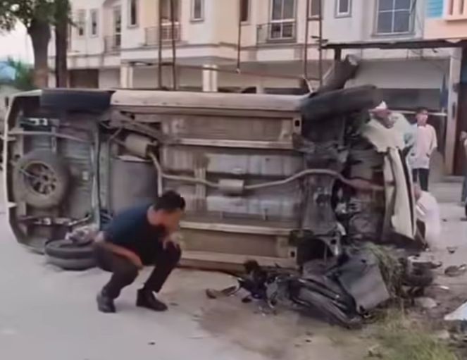 Mobil maut Calya menabrak 3 penumpang motor hingga tewas