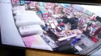 Dua terduga komplotan rampok terekam kamera cctv