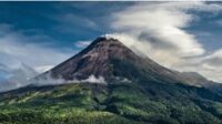 Gunung Merapi Sumatera Barat